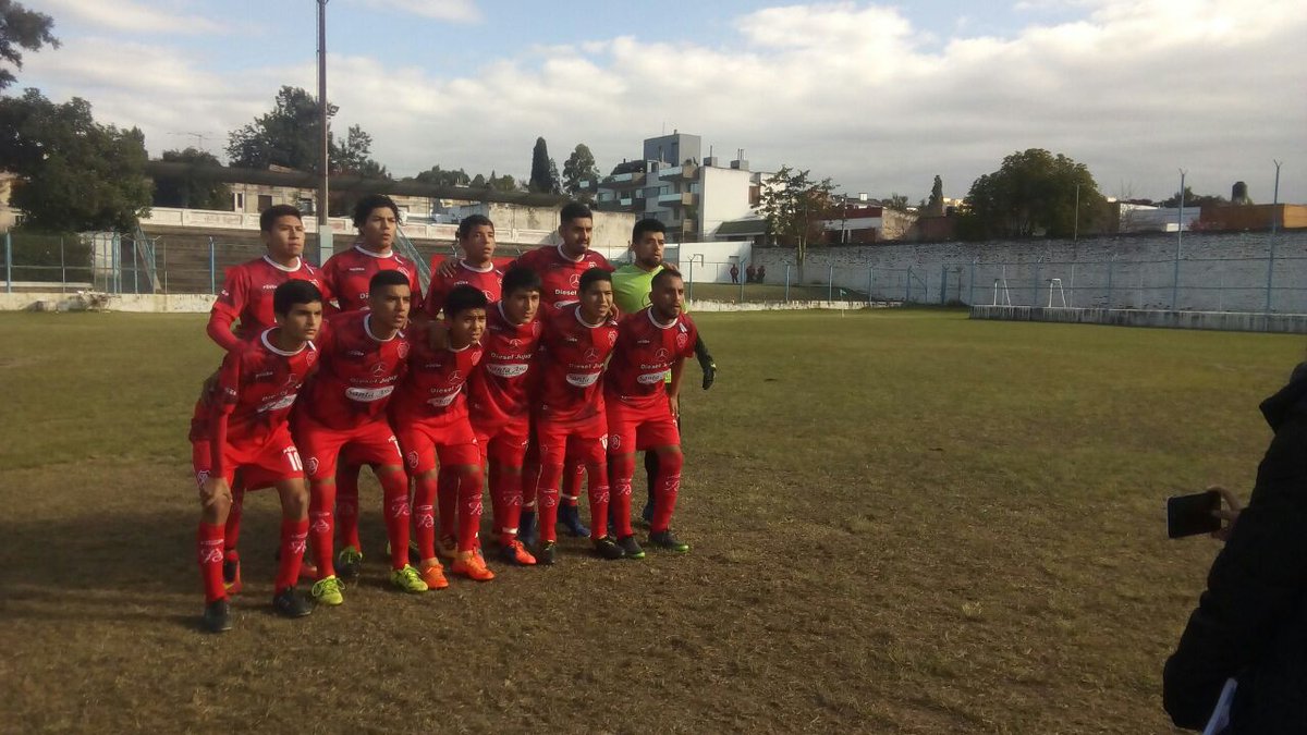radioliderjuy's tweet photo. 3° Fecha Copa Jujuy 2018 Estamos en La Tablada https://t.co/4TV1A3hYZQ