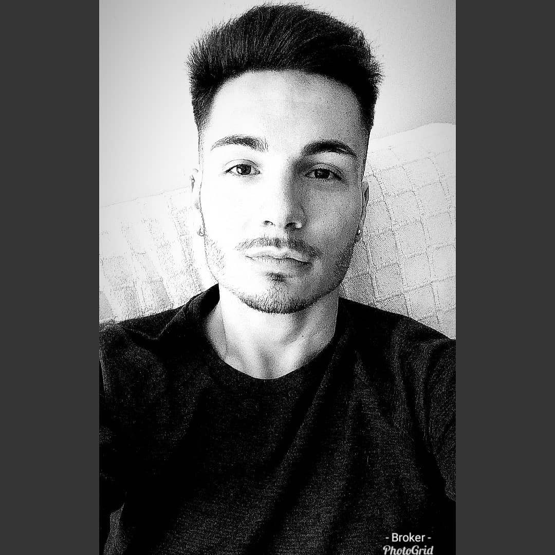 Rodri1vv's tweet image. Para ser diferente, piensa diferente y permítete actuar de forma diferente al resto 😜 #baddies #differentpeople 🔝