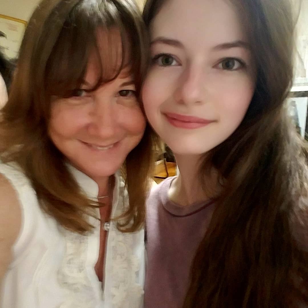 Mackenzie_ChFoy's tweet photo. Loving us some Mackenzie @mackenziefoy @QueenMFine ♡ https://t.co/Zet36nY1hV
