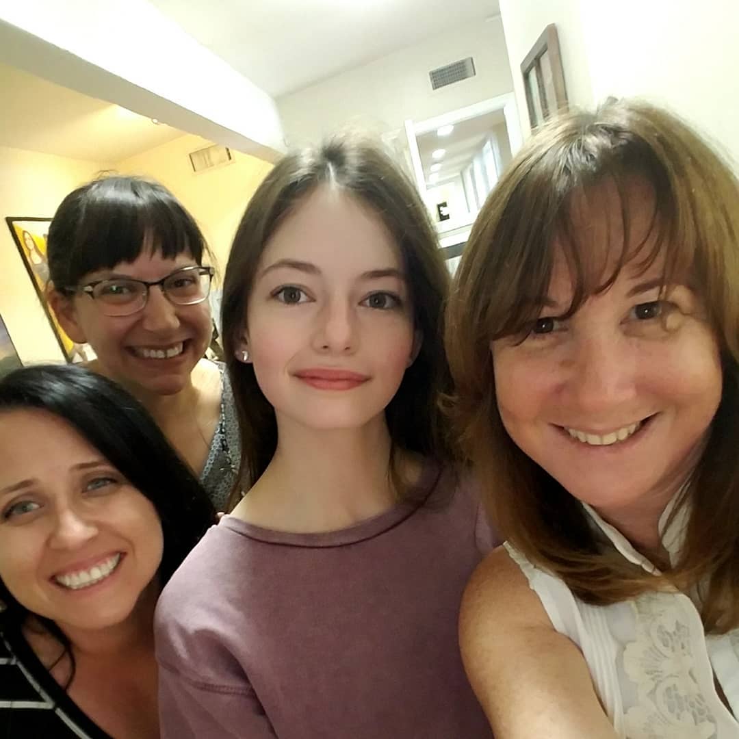 Mackenzie_ChFoy's tweet photo. Loving us some Mackenzie @mackenziefoy @QueenMFine ♡ https://t.co/Zet36nY1hV