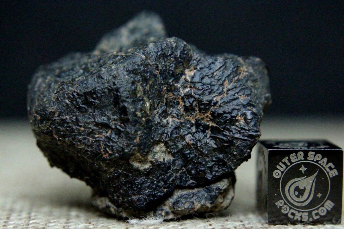 OuterSpaceRocks's tweet photo. This is turning out to be an eventful day for the #REDPLANET #NASA announces organic microbes & @OuterSpaceRocks Welcomes the newest of #Meteorites discovered from the planet #Mars NWA 11804 #Martian #Shergottite #METEORITE https://t.co/QJDn2crP3A #SPACE #EXPLORATION #RESEARCH https://t.co/w7UBCHreE3