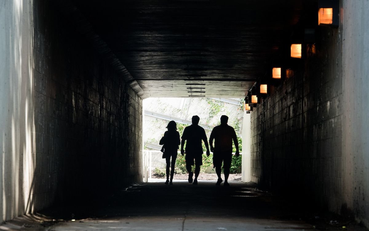 clevemetroparks's tweet photo. #EdgewaterLIVE presented by @TriCedu starts at 4:30 p.m. sharp! To avoid possible traffic, get a head start and leave early:

-Ride your bike
-Walk/bike through the pedestrian tunnels
-Use public transportation

For #ELTravelTips, visit: https://t.co/cFKvH7Au7n https://t.co/oANX75fxnL