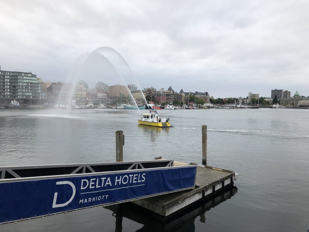 FirechiefVince's tweet photo. A spectacular display of marine firefighting capability in Victoria BC. #RLS18 https://t.co/RNBt1iBQty