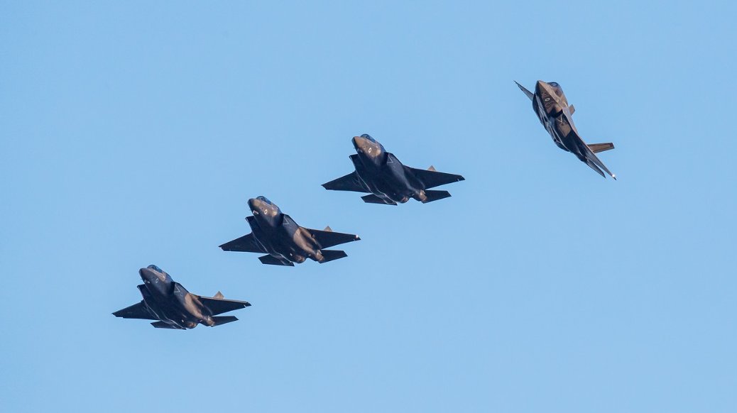 thef35's tweet photo. Backbone of air power 🇬🇧⚡️ #4WordStoryOfMyLife https://t.co/TdzwBTYvKq
