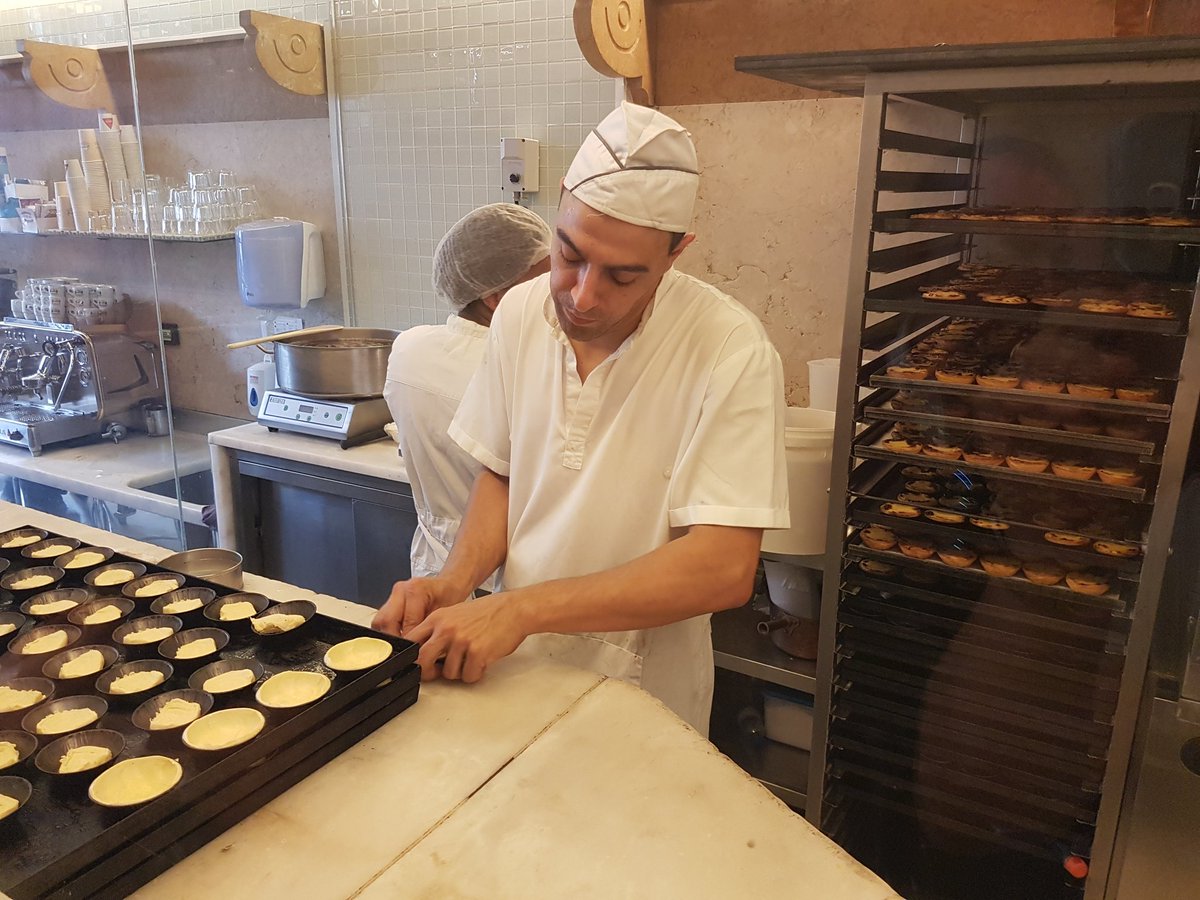 keefyburton's tweet photo. @SodexoCulinary another opportunity to try traditional custard tarts pastéis de nata and these were even better than yesterday's, crunchy rich pastry and silky smooth custard.The queue outside says it all, @CliveMoxham
@NickyReid20 @SodexoUK_IRE https://t.co/kMPYspsuYA https://t.co/GTT8QjohPy