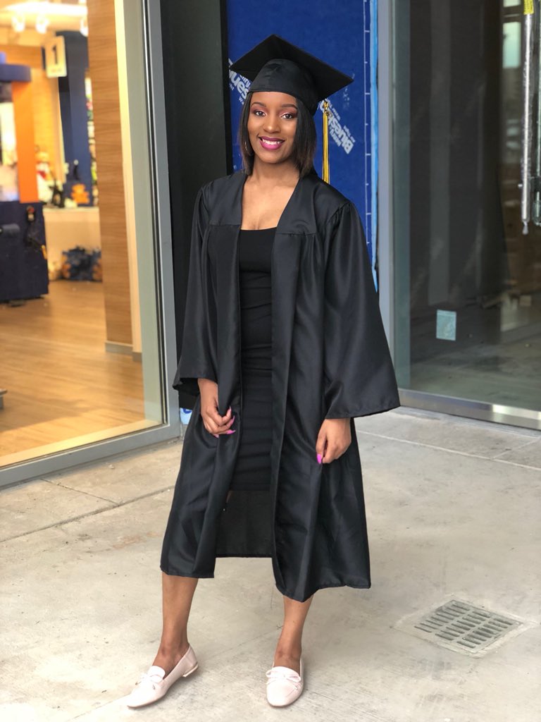 IamTranea's tweet image. She believed she could ... so she DID👩🏽‍🎓✨! #ididityall #itsfinallyover