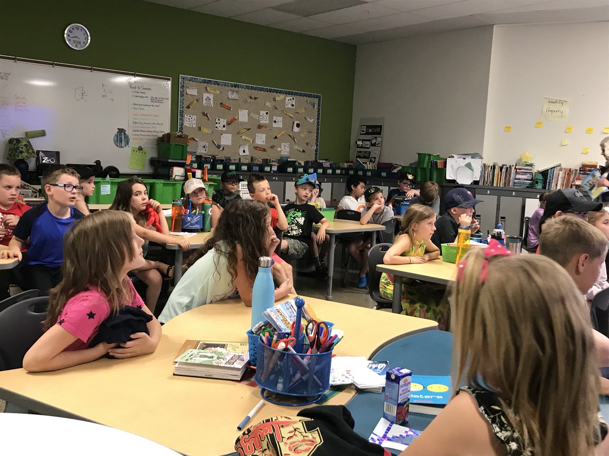 medallinger's tweet photo. Flex French sharing projects with our grade 3s! #prescottpsd @prescottpsd70 #Frenchiscool https://t.co/53QsnGDcrZ
