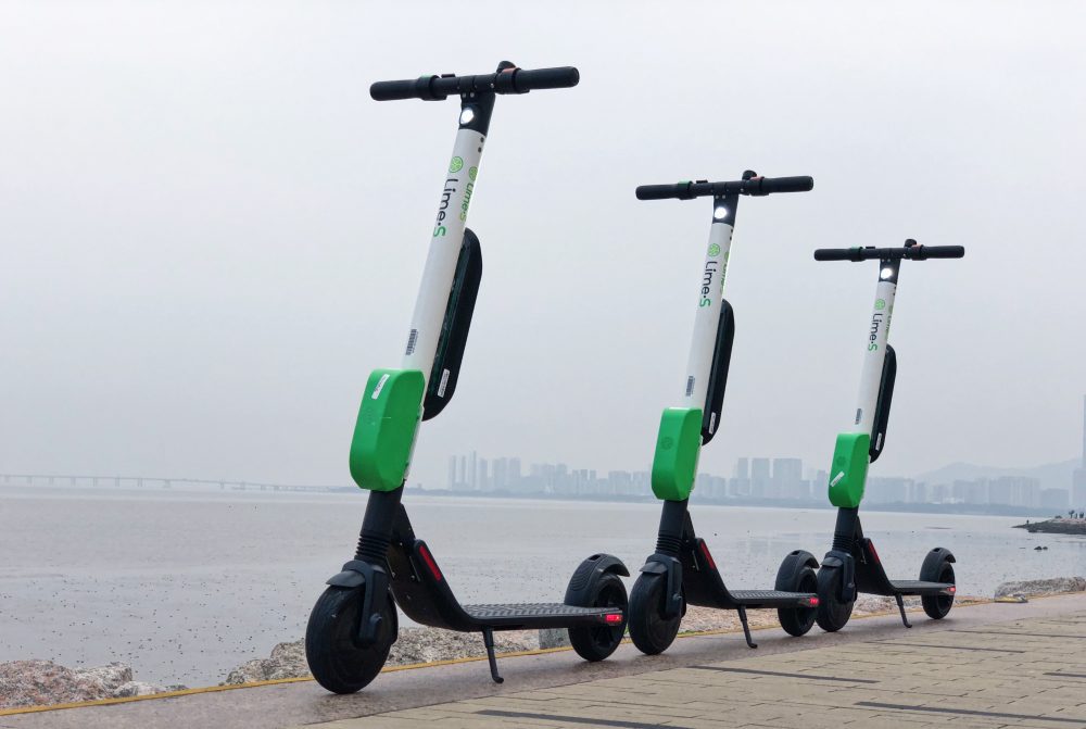 TechCrunch's tweet photo. Lime brings electric scooters to LA https://t.co/rIBEIpJmnH by @meganrosedickey https://t.co/nZv23o9Z3u
