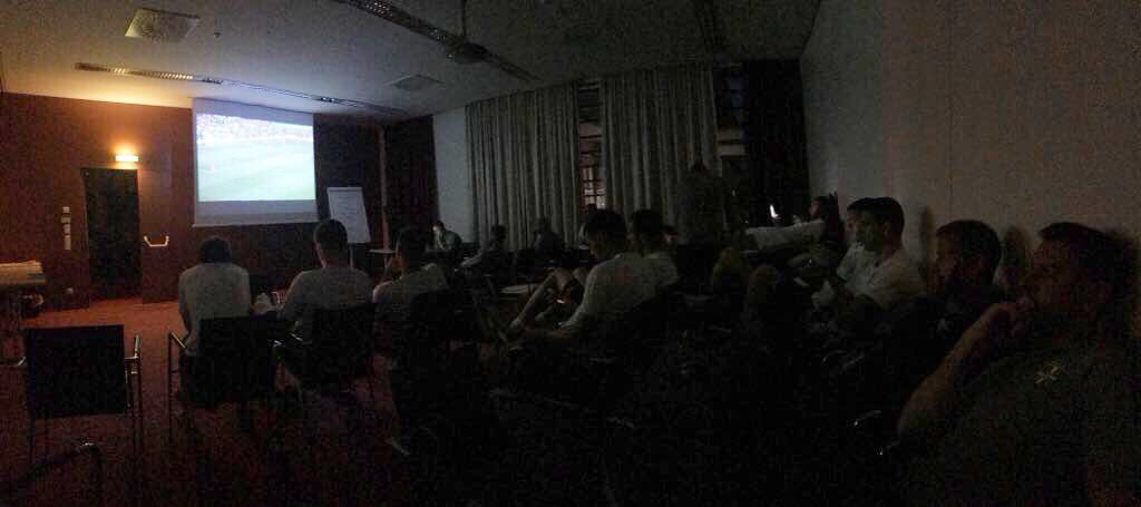 FSSrbije's tweet photo. A posle treninga i večere gleda se utakmica @England - @fedefutbolcrc 🇷🇸🦅💪🏻#WorldCup2018 #Orlovi #FSS #SrcemSvim https://t.co/IxRtudZOCj