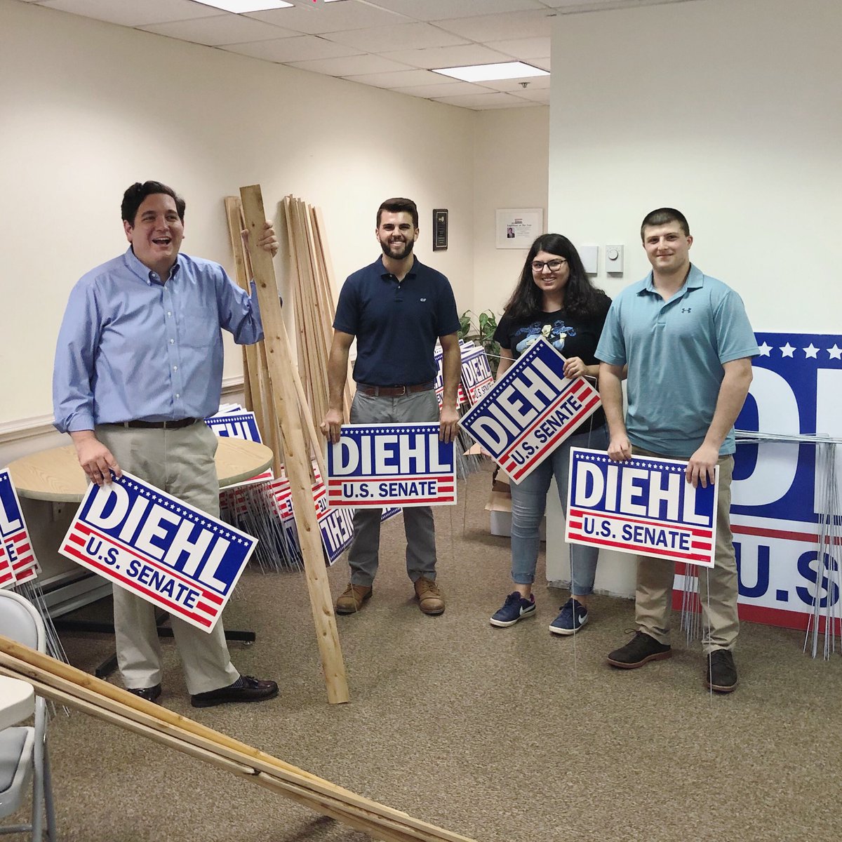 Students4Diehl's tweet photo. Holy Cross Alumnus John Milligan building @DiehlForSenate signs with some of our wonderful interns. They may all go to schools in different states, but they are committed to putting Massachusetts FIRST! #Massachusetts #MaGOP #MaSenate #stopwarren https://t.co/bQPXC5HeLL