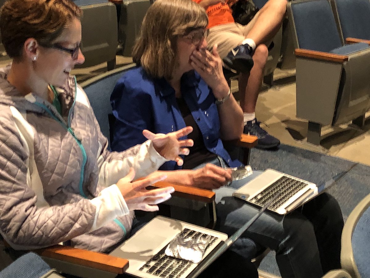 jsnhubbard's tweet photo. That’s @Garlicsuter and @jessmead doing some delicious #designthinking at @AW_Create #createcon18! https://t.co/HWzGHmQ5mn