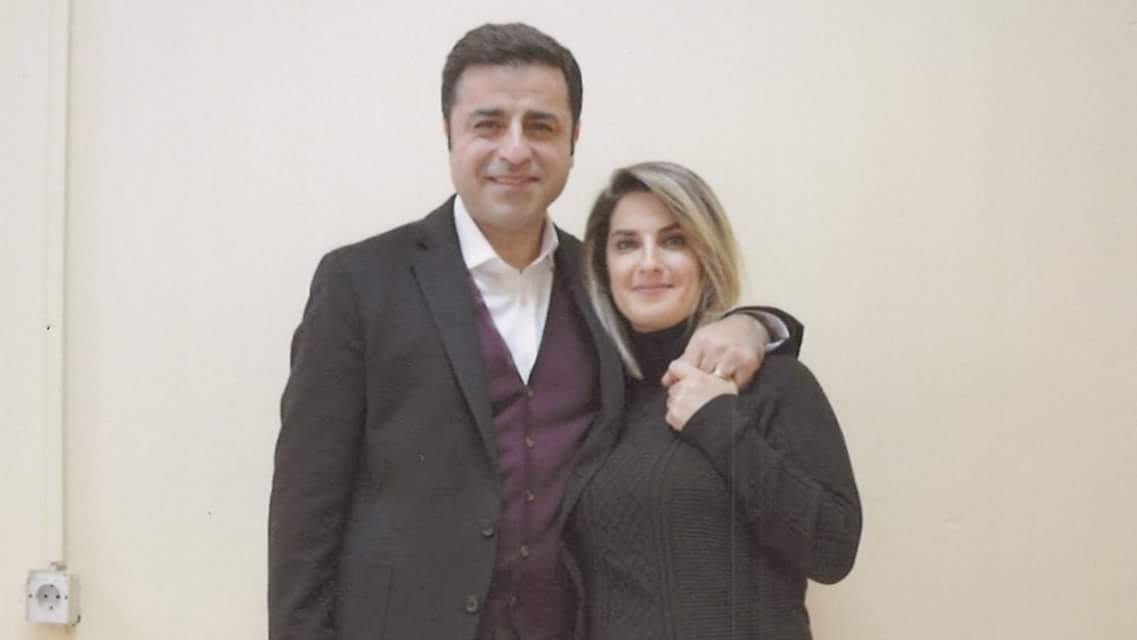 7 Haziran’da HDP ile halkların rüzgârı tüm ülkeyi sardı.  24 Haziran’da halkların rüzgarı yine ülkeye rahat bir nefes getirecek. Eşitlik için 
#Yedi24HDP 
#SenleDeğişir 
#EmLıvırın
#EmDıkarın
#BirOyHDPyeBirOyDemşrtaşa