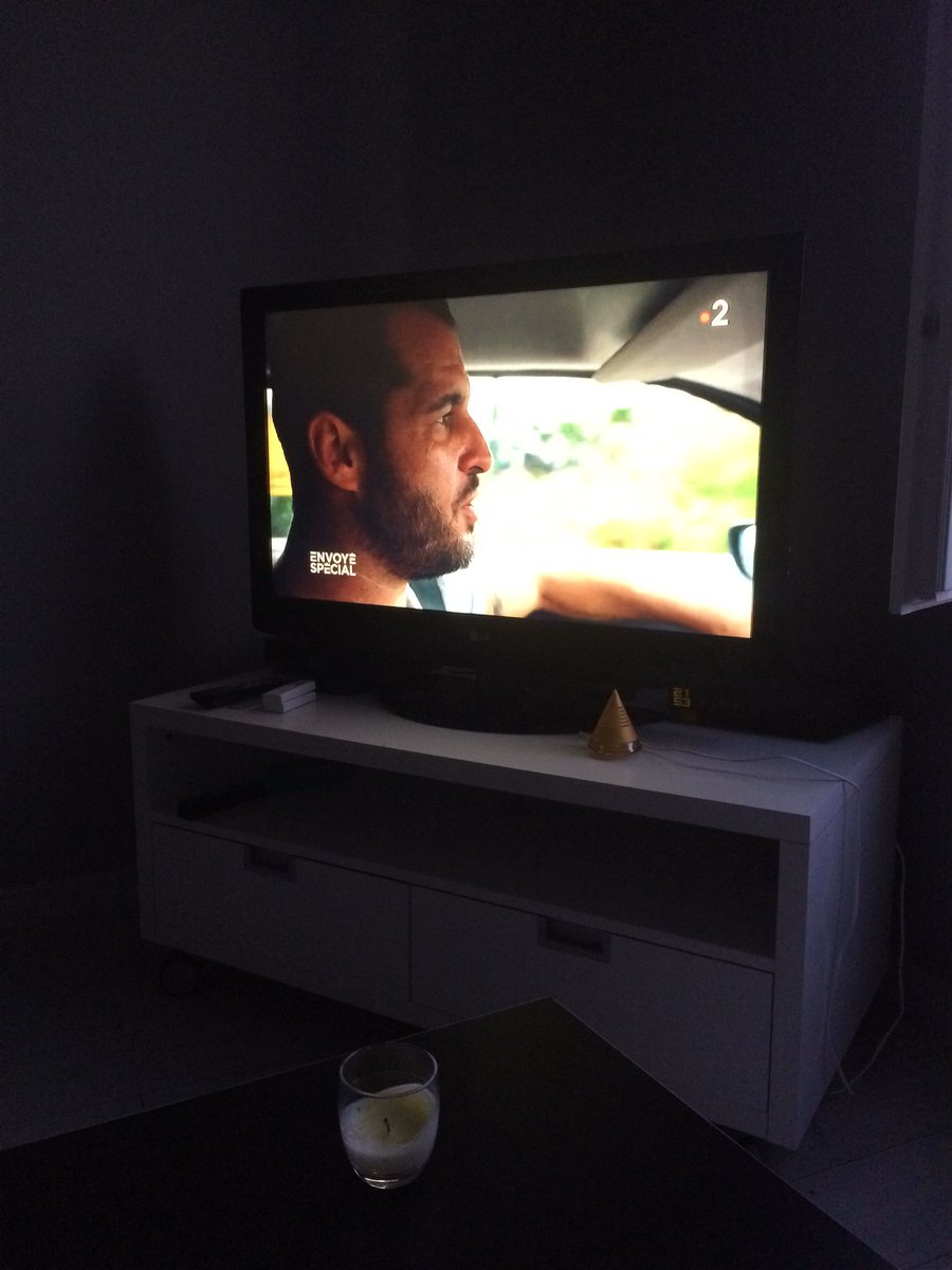 AxelFustinoni's tweet photo. Reportage touchant sur France 2 #colosseauxpiedsdargile #sebastien #chapeaulartiste #EnvoyeSpecial https://t.co/a5YQtT6Im5