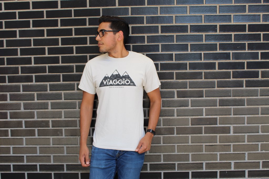 ViaggioApparel's tweet photo. Fave this tweet if you want us to restock our FREE distressed tee! https://t.co/Thwl7om8xM
