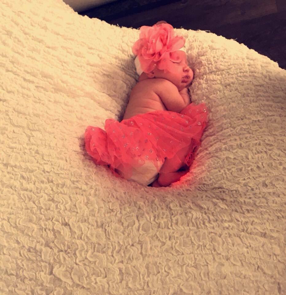 Yanko_Greg's tweet photo. She’s so perfect! Daddy loves you princess #PaisleyYanko https://t.co/6Cm5ybGWw2