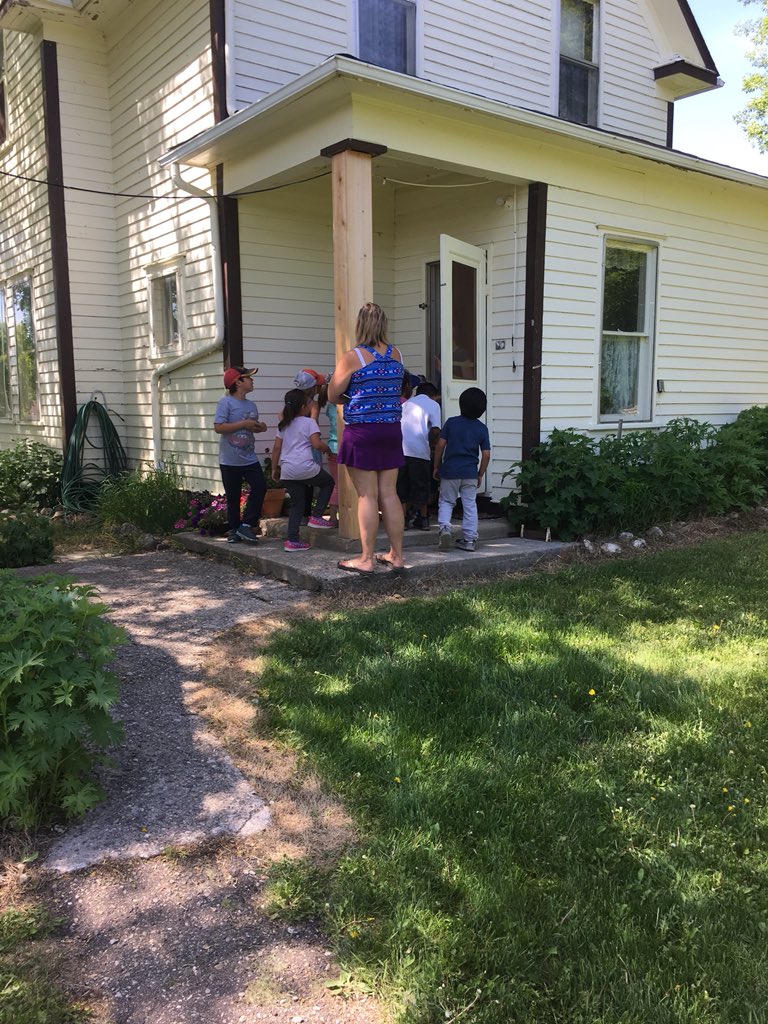 andy_labdon's tweet photo. It’s great to see young minds enthralled by history. Grade1 from Wadena Elementary school visit the Wadena Museum the jewel in the crown of Wadena https://t.co/2jQaeEBWYd