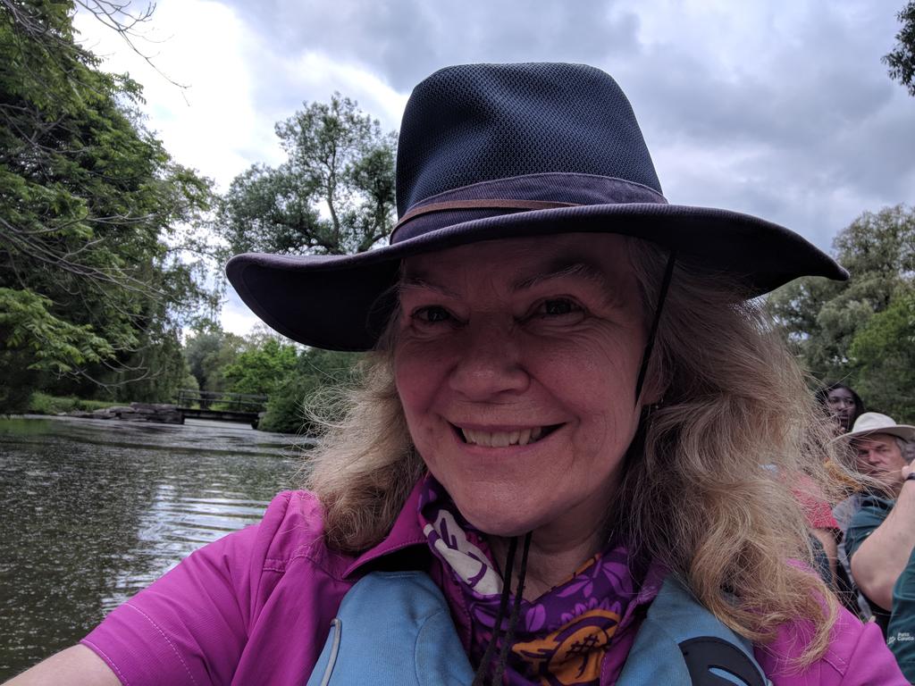 Spiritwood's tweet photo. Happy paddling a @ParksCanada @VoyageurCanoe along @RideauCanalNHS 
Now admiring quiet backwater at @arboretum at @myottawa https://t.co/Gk8jaa8RdU