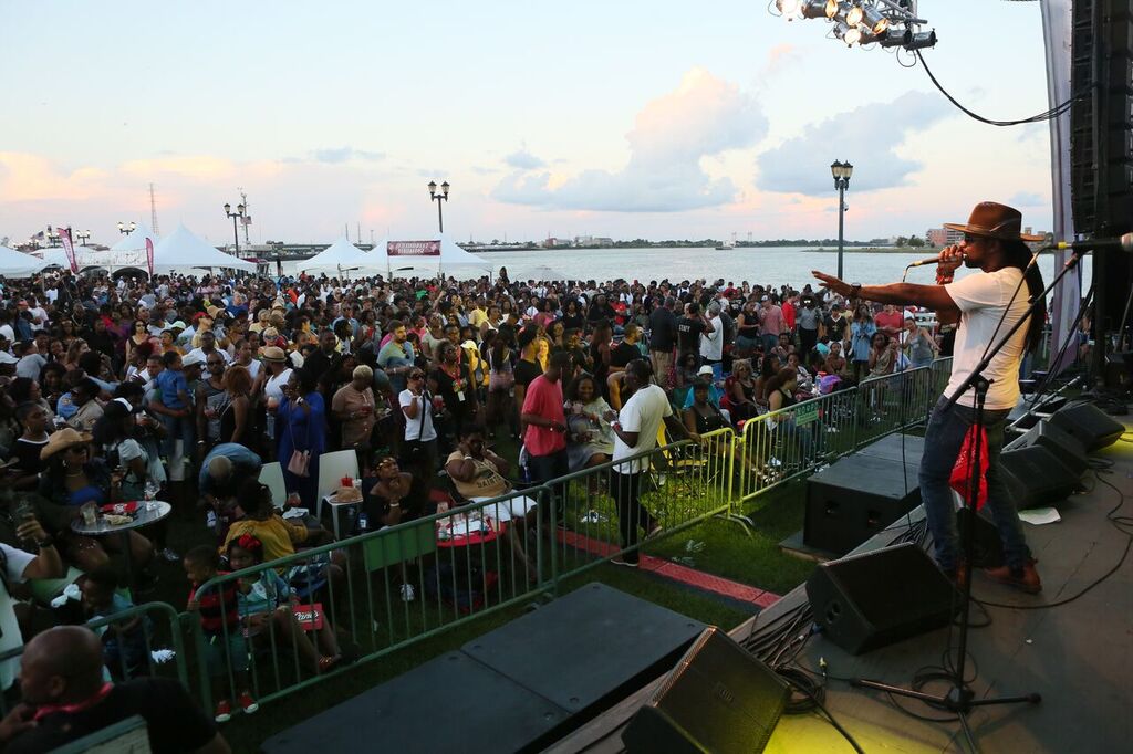 FriedCHCKNFest's tweet photo. Throwing it back to this incredible performance from @pncofficial during #FCF2017! Who will perform at this yearโs festival? Stay tuned to find out! #TBT #OneTimeInNOLA https://t.co/XkSvkybEIY