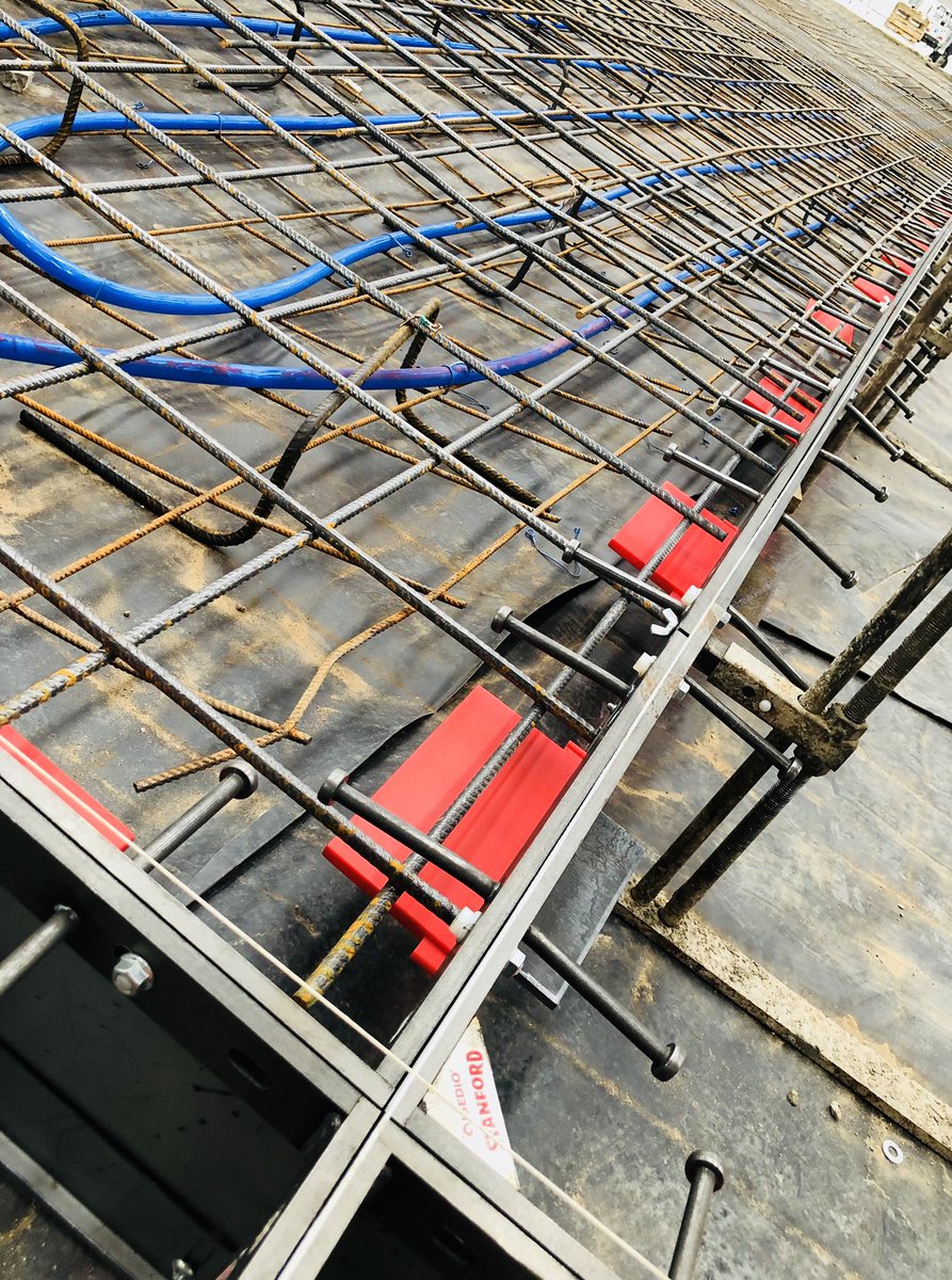 SICFL's tweet image. Great site visit today to see the double mesh, FM2, in-floor heating pipes, pumped concrete, jointless high quality slabs for @LidlUK .... Phew! Anything else you want us to deal with? Thanks partners @Somero_Inc and @IsedioLtd #TeamworkMakesTheDreamWork