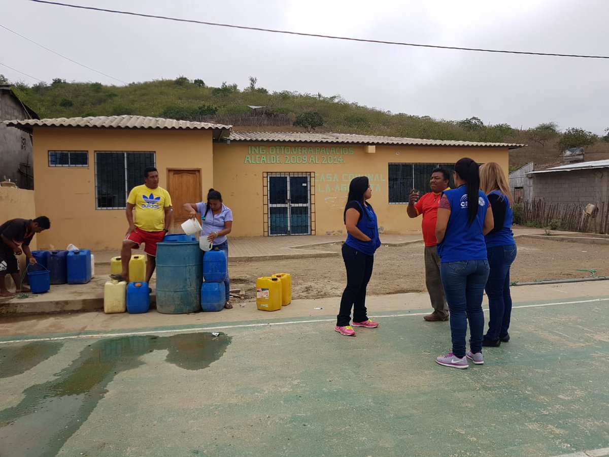 CNE_StaElena's tweet photo. #OrganizaciónElectoralEnMarcha Visitamos el recinto Campo Blanco de la Parroquia Colonche del Cantón Santa Elena, para comunicar que el día 22 de junio se realizaran los cambios de domicilio para las #EleccionesEc2019 @PaulSalazarVv @nubiavillacis @CMTayupanta @LuzHaroG https://t.co/43zXCKjnWS