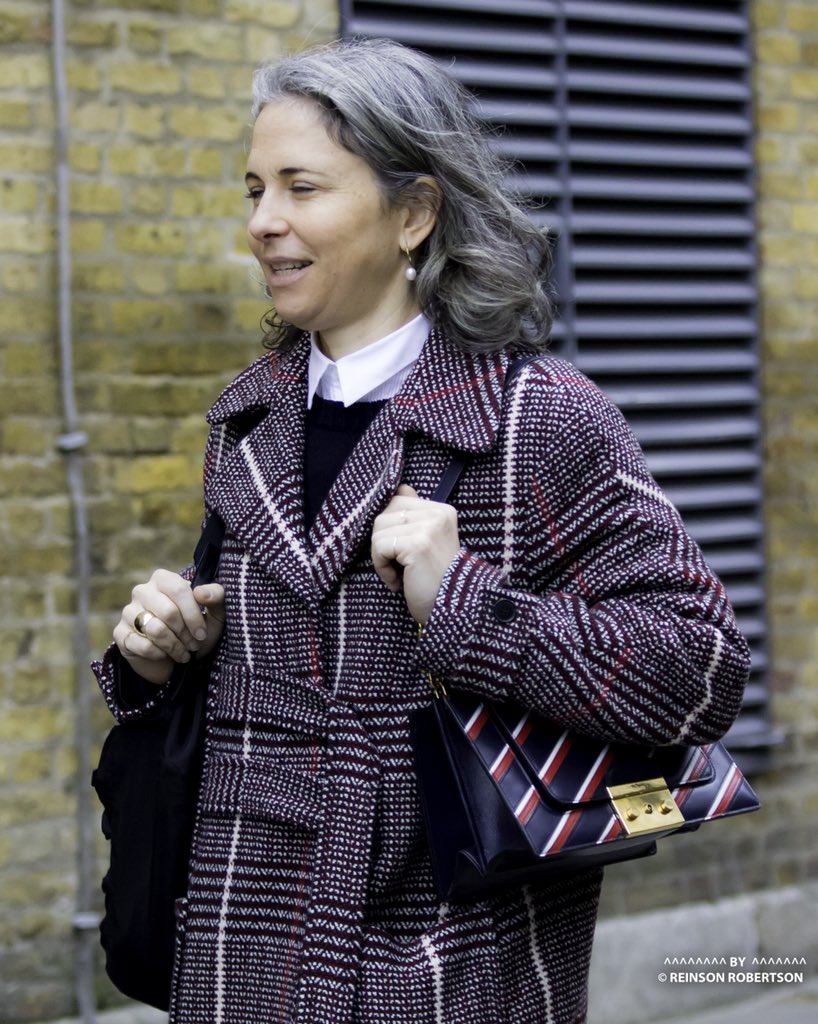 ReinsonR's tweet photo. #DesignerShowrooms #lfw #lfwfestival #LFWM #SSSA18 #SS18 #streetwear #StreetStyle #WomenForEurope #WorldCup2018 #fashionblogger #Fashionista #FashionWatch #coat #jacket #handbag #women #fashionnova #ThursdayThoughts #Travel #uk #London fashionable https://t.co/batUserfUF