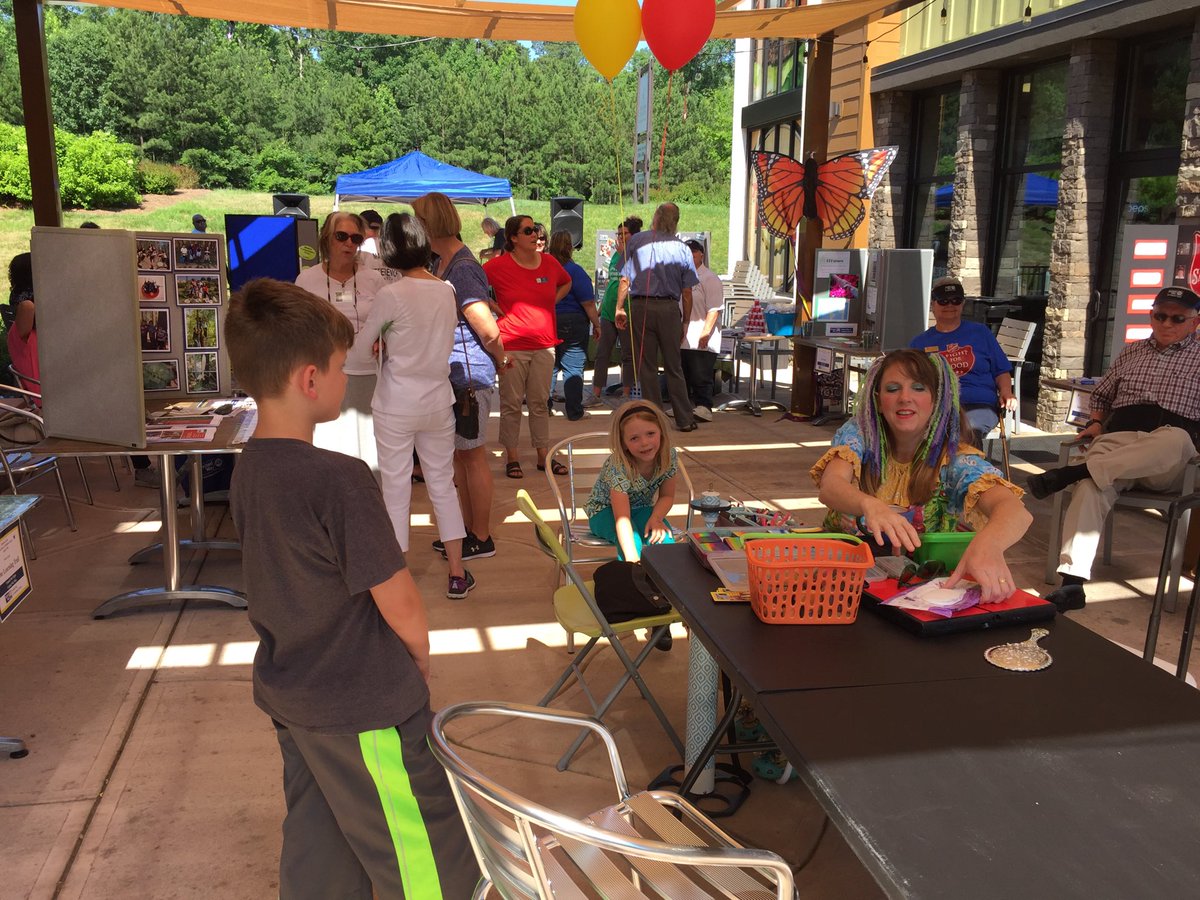 VisitVeranda's tweet photo. United Way Event today, now 58 Chapelton Ct ⁦@alberellonc⁩ ⁦@TownHallBBBC⁩  Live Music, Cupcake the Clown &amp; outside dining! https://t.co/h0kOLSl4cp