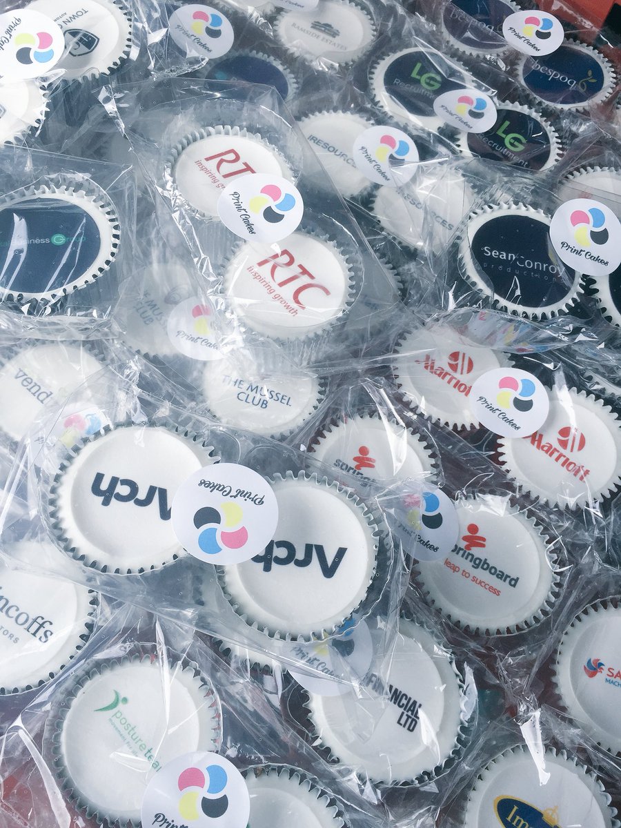 printcakesUK's tweet photo. Full on day at #SYM18, but great meeting so many interesting people and chatting cake all day. Thanks to everyone who popped by the stand to say hi 👋 Now time for an early night to recover!  

#ShowYourMussel 
Thank you @TheMusselClub @StadiumOfLight https://t.co/tOw4yOav3D