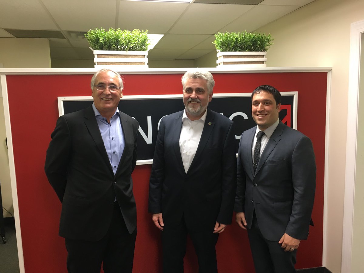 Ankunft in New York - und #SachsenAnhalt ist schon da!Minister <a href="/Willingmann/">Volker Willingmann,</a> besucht auf Long Island den US-Ableger der halleschen Firma ⁦<a href="/SONOTEC/">SONOTEC</a>⁩.