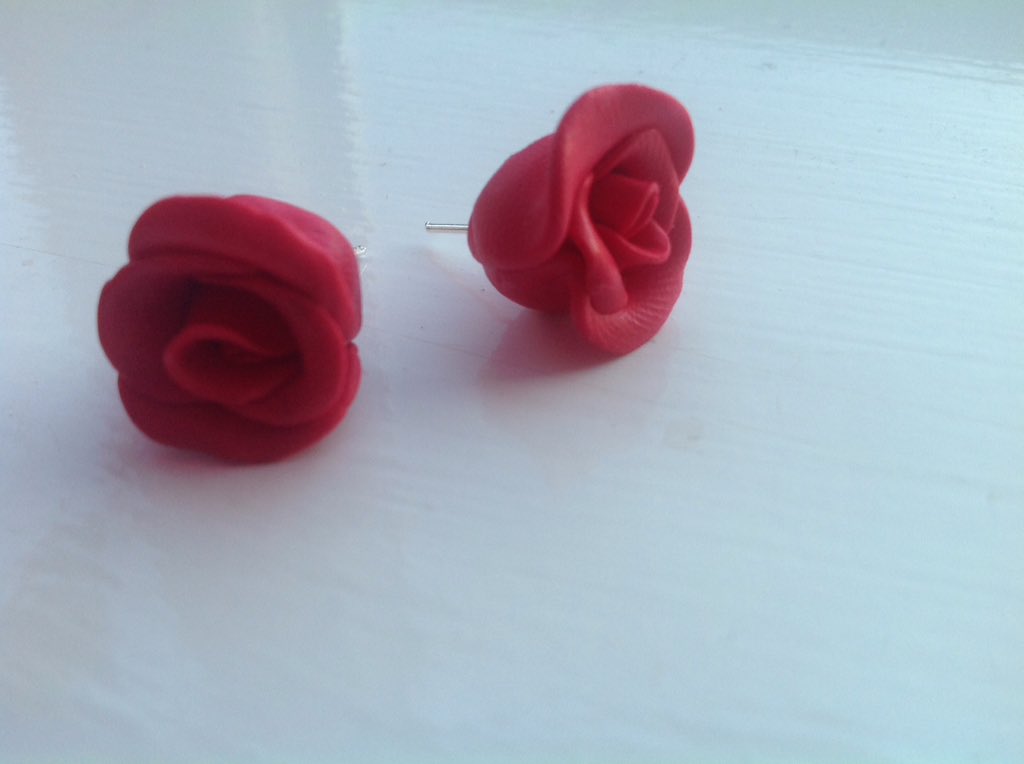 ukearrings's tweet photo. Just made these #fimo rose stud earrings going in my eBay store when cured #handmade #crafts #ukearrings #earrings #jewelery https://t.co/nM4Oohuzpe