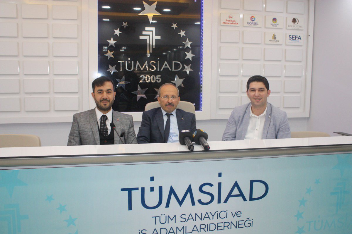 AhmetOzbay23's tweet photo. Bugün Elazığ TUMSİAD'ın devir teslim törenini gerçekleştirdik ve görevi teslim aldım, katılım sağlayam tüm yönetim kurulu üyelerime teşekkür ederim. @YasarDogan__ @tumsiad @osmankurtkan @mahir_sonmez @tumsiadelazig @sseker23 @bunyamintogmus https://t.co/wHErFnPfxJ