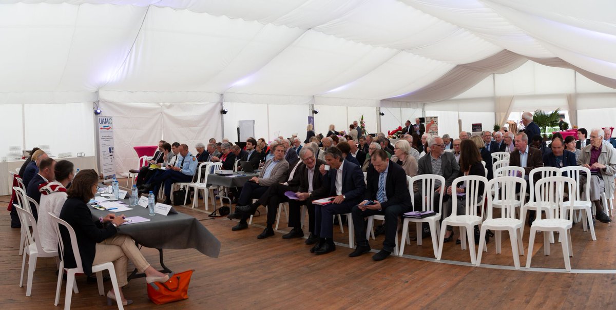 HipInside14's tweet photo. @paz_olivier Président #UAMC, accueilli lors de la journée @HipInside14  à l'hippodrome de Caen cette semaine : réunion d'information "les maires et la justice" #tribunaux #actualitéjustice https://t.co/7inNkagIy5