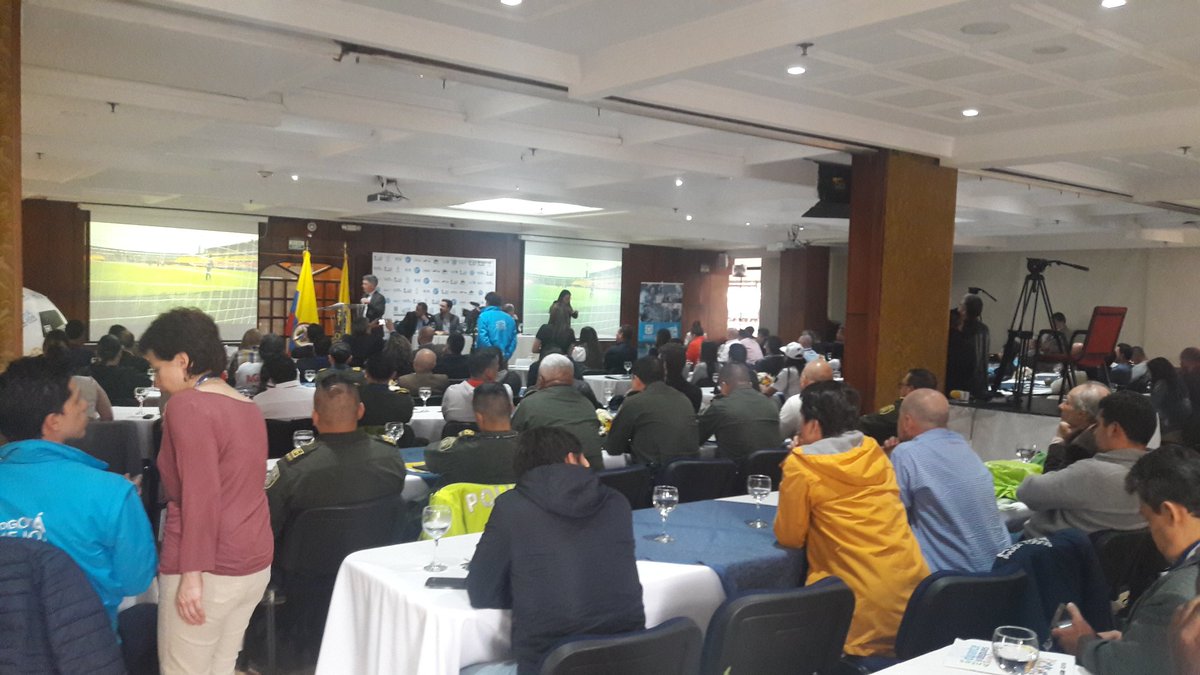 funcolpi's tweet photo. El #PoderDelFutbol presente en el foro #MásFútbolMásVida del @Director_IDPAC #GolesConEsperanza https://t.co/2ezBOWTqN4
