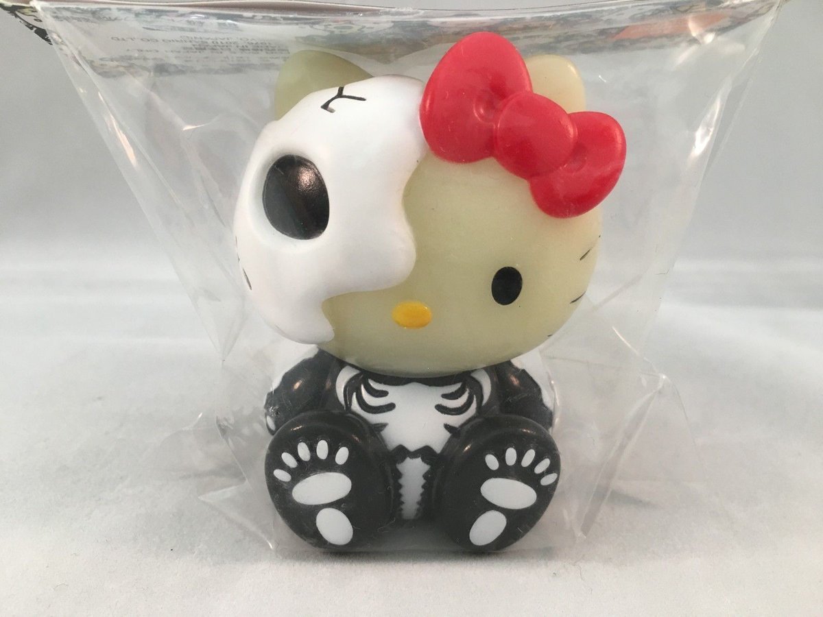JapanStressFree's tweet photo. Who here's a #hellokitty fan? This Hello Kitty skull doll glows in the dark! How awesome is that?
#hellokitty #doll #halloween #glowinthedark
https://t.co/cH8uFTt4ii https://t.co/zmptBMfzqs