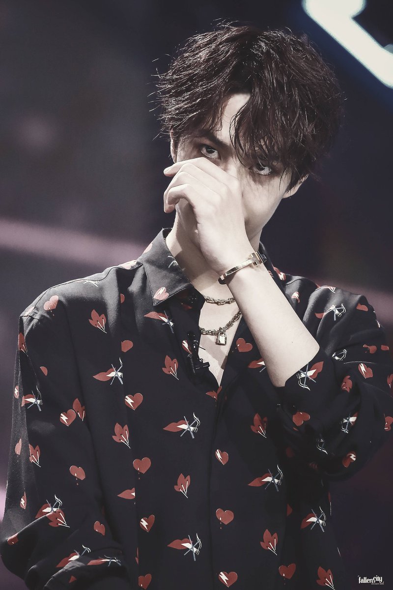 Wujuniq143's tweet photo. Someone give Yibo bad guy role https://t.co/Lj7KhhdP9Q