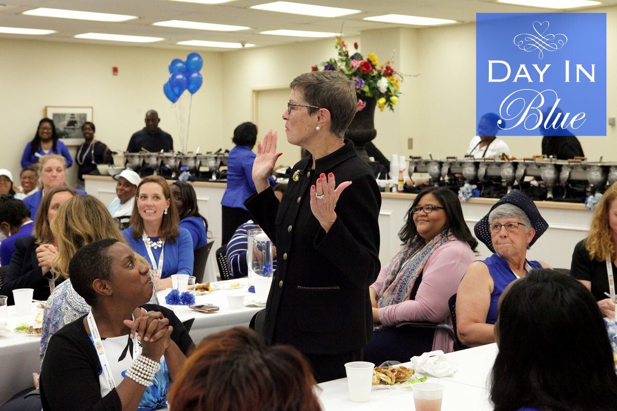 Jimmyspolitics's tweet photo. What a glorious #DayofBlue hosted by @GCobbHunter! @WillisGov loved being with all those fabulous women and telling them abt her vision as SC’s next governor. #girlpower https://t.co/OBxxsE38RI