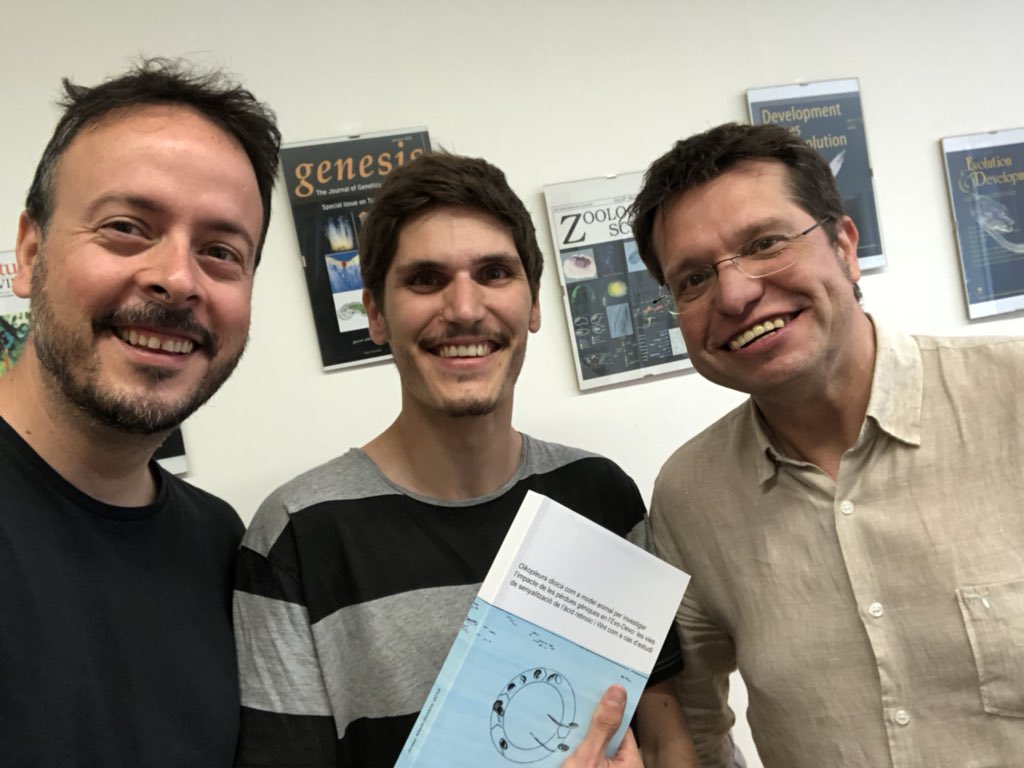 CañestroLab EvoDevoGenomeUB GeneLoss🫀Heart🌊Ocean (@evodevogenomeub) on Twitter photo Today was a very very special day in our lab 🌈🌞, <a href="/marti_solans/">Josep Marti Solans</a> deposited the first Oikopleura PhD thesis in our lab 👏🏻👏🏻👏🏻. A tremendous hard work (>300 pages) plenty of great discoveries from a tiny ‘geneforgetfully’ creature.
The defense is coming soon!!! Today was a very very special day in our lab 🌈🌞, <a href="/marti_solans/">Josep Marti Solans</a> deposited the first Oikopleura PhD thesis in our lab 👏🏻👏🏻👏🏻. A tremendous hard work (>300 pages) plenty of great discoveries from a tiny ‘geneforgetfully’ creature.
The defense is coming soon!!!