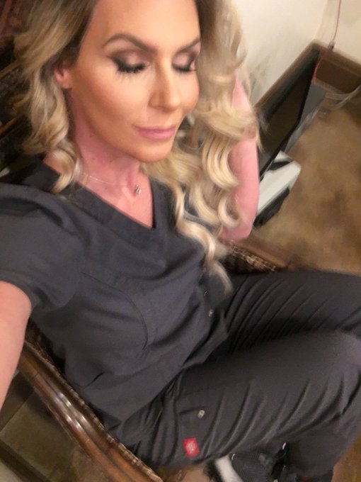 When you&rsquo;re at work looking like phoenix in a new doctor adventure scene 🤣 https://t.co/9amkbfVeIt<a href="/tag/insertrocketsmottohere"class="tags"><span>#insertrocketsmottohere</span></a>