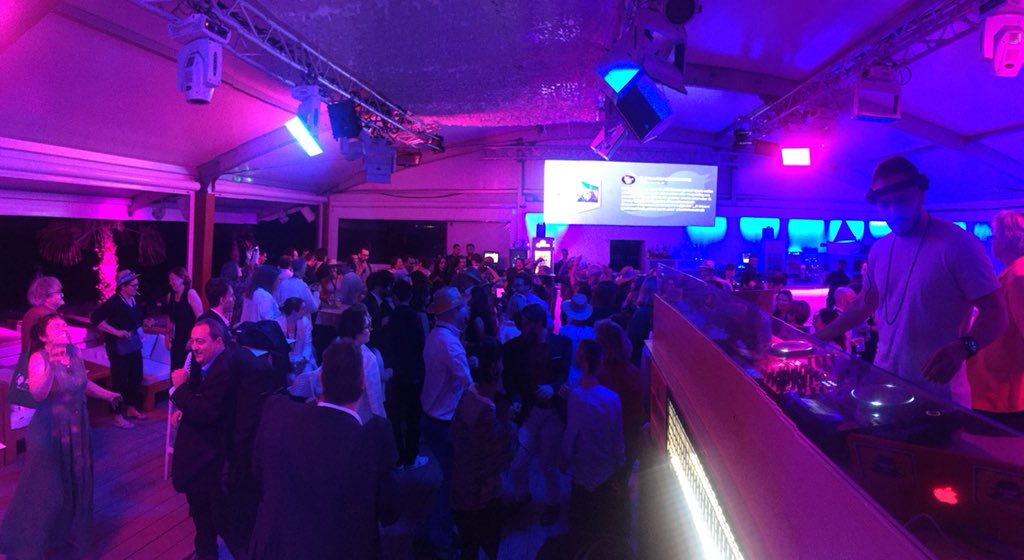 Ambiance de folie à l’#aims2018 pour la soirée de gala à <a href="/LaVoileBleue/">La Voile Bleue</a> ! <a href="/strategieaims/">AIMS</a>