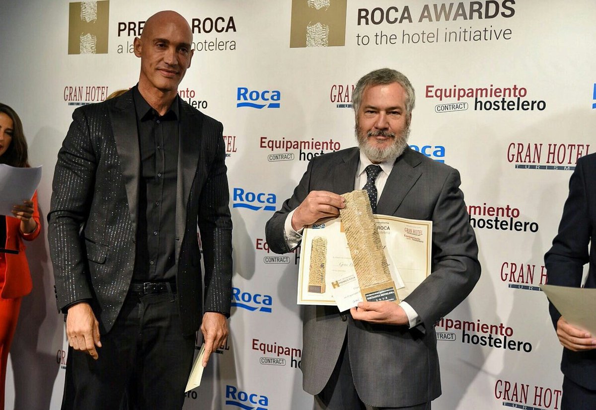 hoteles_santos's tweet photo. Acaba la entrega de #PremiosRoca 2018 y ¡nos vamos con dos galardones bajo el brazo! En la categoría de #Arquitectura: #GranHotelMiramar de #Málaga. Y D. José Luis Santos el #Premio a la Personalidad Hotelera y de Turismo. ¡Gracias al jurado y a @revistgranhotel! @RocaMADgallery https://t.co/eyFgW5T66T