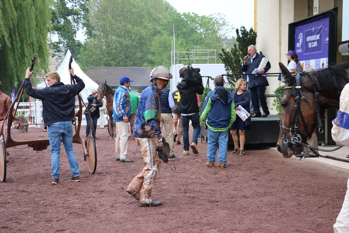 HipInside14's tweet photo. #découverte des courses hippiques à Caen pour des écoles et #valorisation des professionnels de la filière avec #hipinside14

@ContactSedj avec @thibault LAMARRE son président https://t.co/3vTNc74M4Y