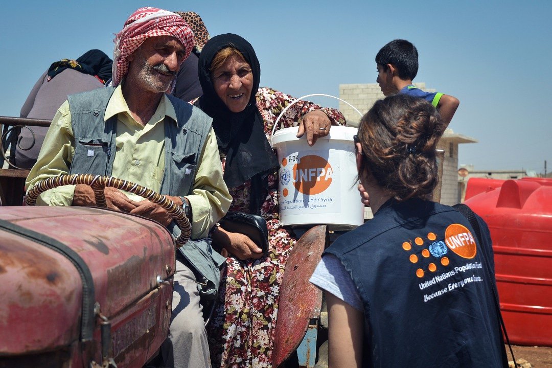 max_f_diana's tweet photo. The @UnfpaSyria #Aleppo team continue distributing @UNFPA supplies through @SARC_Aleppo
Today in #TalRefaat town, 600 female #DignityKits reached IDPs from #Afrin
Opportunity to also check on #pregnantmom
#humanitarian #dignity #Syria https://t.co/eOCBRzpht9