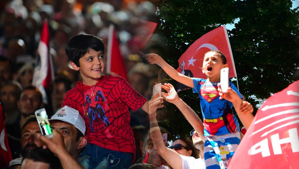 Superman’in de Spiderman’in de Cumhurbaşkanı olacağım🤗
Bu çocuklar geleceğin robot koordinatörleri, uzay madencileri, çözüm mimarları olacak yani geleceğin kahramanları olacaklar.
#HepimizinCumhurbaşkanı