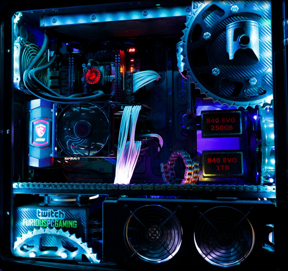 Wipspeed's tweet photo. My main PC is still keeping up with the heat we have Been having here in Denmark 😊😎 #wipspeed #furiouspcgaming #extremepc #cosmosii #cmcosmosii #battlestation #pcmasterrace #pcgamingmasterrace #pcmr #pcsetup #casemodding #casemod https://t.co/Lf9dOikM7b