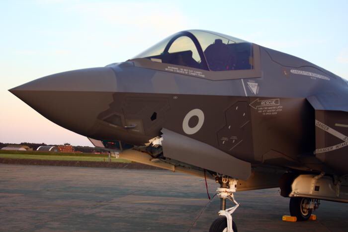 simplyplanes's tweet photo. History was made @RAFMarhamMedia in Norfolk last night when four F35 aircraft arrived on a non stop flight from @MCASBeaufortSC After attending media events at Marham for the last 25 years it was a privilege to be invited to photograph and video this new generation of aircraft. https://t.co/70Heia31o9