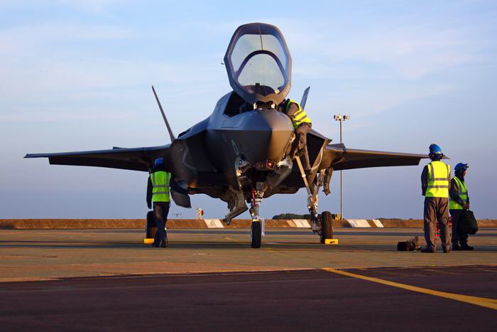 simplyplanes's tweet photo. History was made @RAFMarhamMedia in Norfolk last night when four F35 aircraft arrived on a non stop flight from @MCASBeaufortSC After attending media events at Marham for the last 25 years it was a privilege to be invited to photograph and video this new generation of aircraft. https://t.co/70Heia31o9