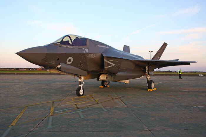 simplyplanes's tweet photo. History was made @RAFMarhamMedia in Norfolk last night when four F35 aircraft arrived on a non stop flight from @MCASBeaufortSC After attending media events at Marham for the last 25 years it was a privilege to be invited to photograph and video this new generation of aircraft. https://t.co/70Heia31o9