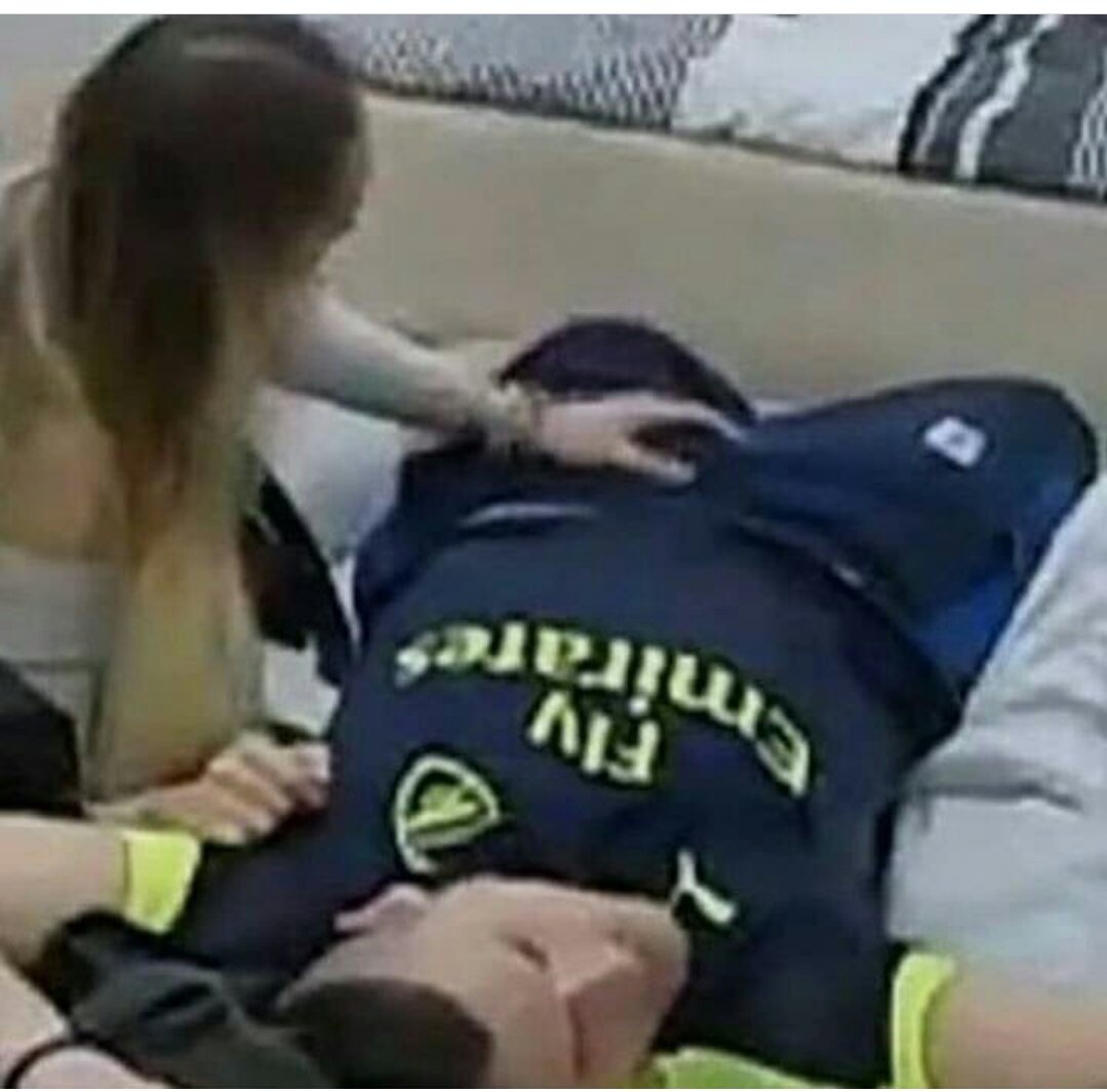 ShadyZadrugaCom's tweet photo. Djogaj cese malog Radanija... Dzara balvancica, pred rostilj... #zadruga #djogani #luna #balvan #bukva #anabela #gazmen #radani #smradanovic #zloba https://t.co/OINKe0hFCd