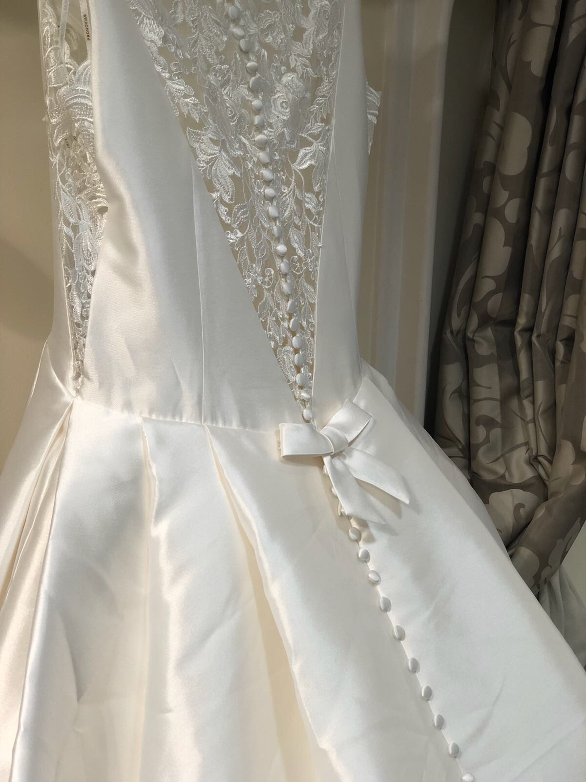 Pronovias elenco cheap dress