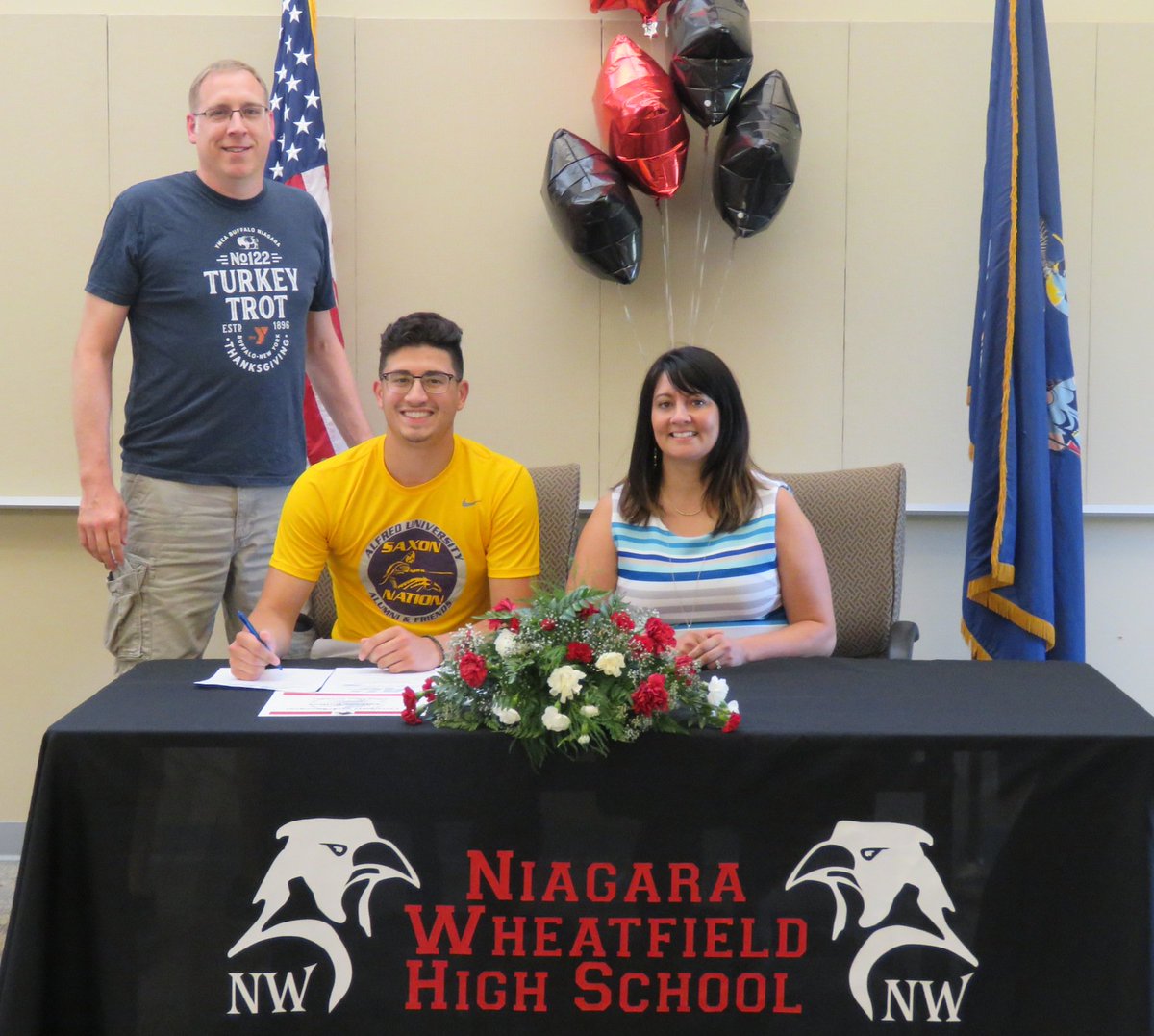 YagaBomb24's tweet photo. Niagara-Wheatfield HS hosted their second signing day today. Check out who is extending their athletic career by clicking the link below! @NW_Fan_Section @NWFalconsHoops @lax_nw https://t.co/1z3PVT0yH8 https://t.co/aKFCiADRwc