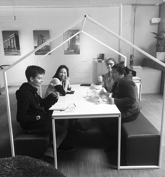 multistudio_'s tweet photo. Lunch in our “21st century education” demo space, which we will showcase after our SF Design Week panel discussion next week on 6/11! @sfdesignweek 
#gouldevans #architecture #design #sf #sanfrancisco #soma #sfdw #sfdesignweek #sfdesign #thehub #education https://t.co/Aiz2nX9jum https://t.co/24xx9T8keL